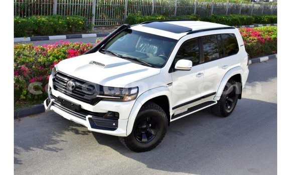 Buy Import Toyota Land Cruiser White Car in Import - Dubai in Conakry Buy Import Toyota Land Cruiser White Car in Import - Dubai in Conakry