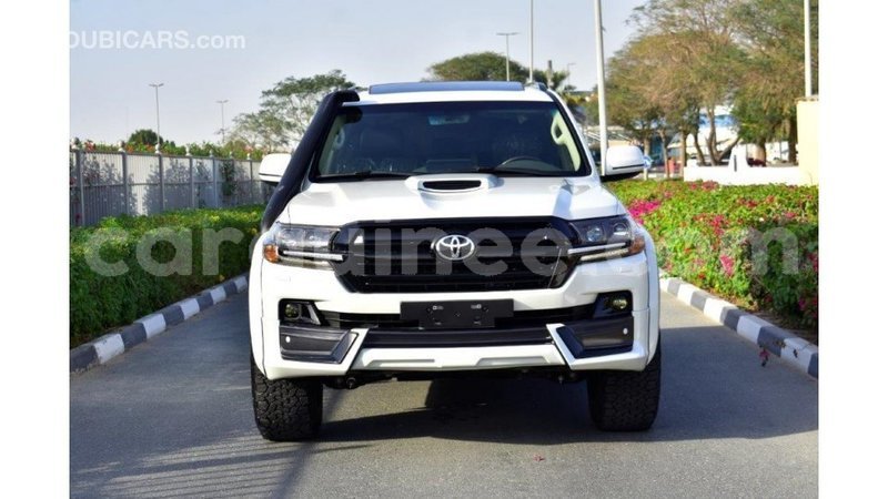 Big with watermark toyota land cruiser conakry import dubai 5572