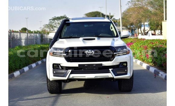 Buy Import Toyota Land Cruiser White Car in Import - Dubai in Conakry Buy Import Toyota Land Cruiser White Car in Import - Dubai in Conakry