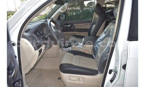 Buy Import Toyota Land Cruiser White Car in Import - Dubai in Conakry Buy Import Toyota Land Cruiser White Car in Import - Dubai in Conakry
