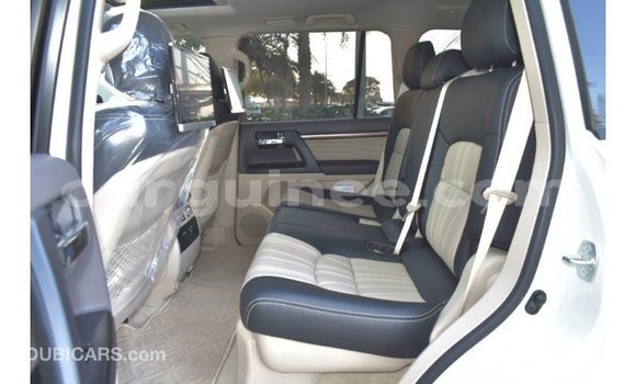 Buy Import Toyota Land Cruiser White Car in Import - Dubai in Conakry Buy Import Toyota Land Cruiser White Car in Import - Dubai in Conakry
