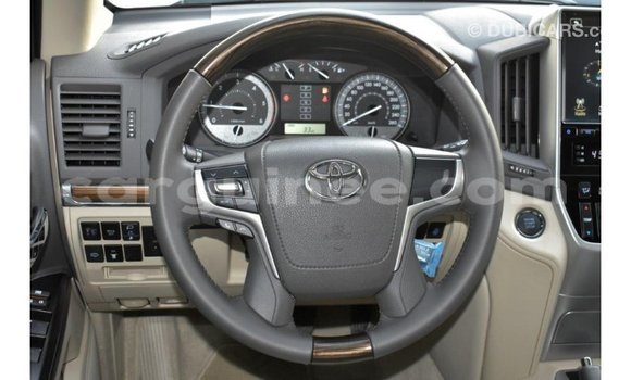 Buy Import Toyota Land Cruiser White Car in Import - Dubai in Conakry Buy Import Toyota Land Cruiser White Car in Import - Dubai in Conakry