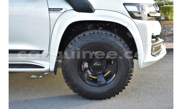 Buy Import Toyota Land Cruiser White Car in Import - Dubai in Conakry Buy Import Toyota Land Cruiser White Car in Import - Dubai in Conakry