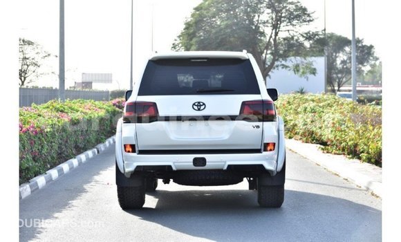 Buy Import Toyota Land Cruiser White Car in Import - Dubai in Conakry Buy Import Toyota Land Cruiser White Car in Import - Dubai in Conakry