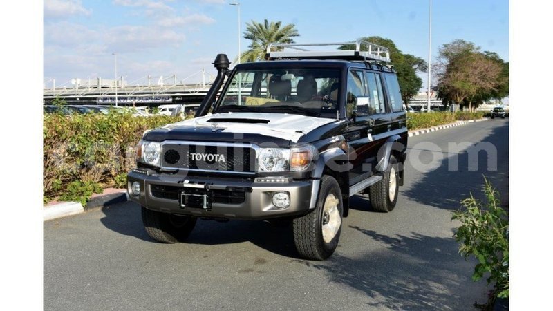 Big with watermark toyota land cruiser conakry import dubai 5579