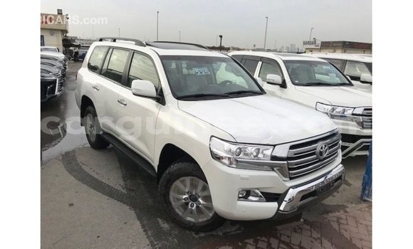 Buy Import Toyota Land Cruiser White Car in Import - Dubai in Conakry Buy Import Toyota Land Cruiser White Car in Import - Dubai in Conakry