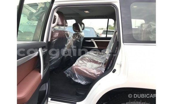 Buy Import Toyota Land Cruiser White Car in Import - Dubai in Conakry Buy Import Toyota Land Cruiser White Car in Import - Dubai in Conakry