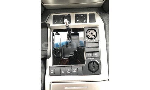 Buy Import Toyota Land Cruiser White Car in Import - Dubai in Conakry Buy Import Toyota Land Cruiser White Car in Import - Dubai in Conakry