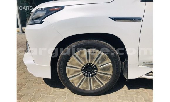 Acheter Import Voiture Lexus LX Blanc à Import - Dubai, Conakry Acheter Import Voiture Lexus LX Blanc à Import - Dubai, Conakry