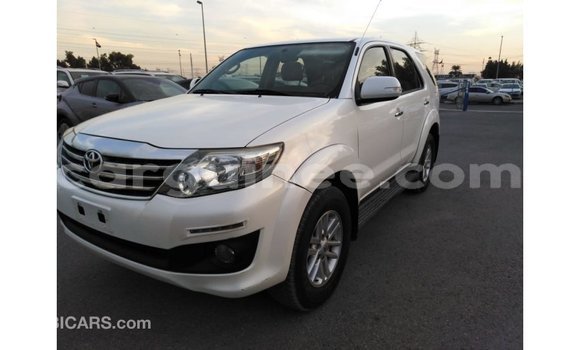 Buy Import Toyota Fortuner White Car in Import - Dubai in Conakry Buy Import Toyota Fortuner White Car in Import - Dubai in Conakry