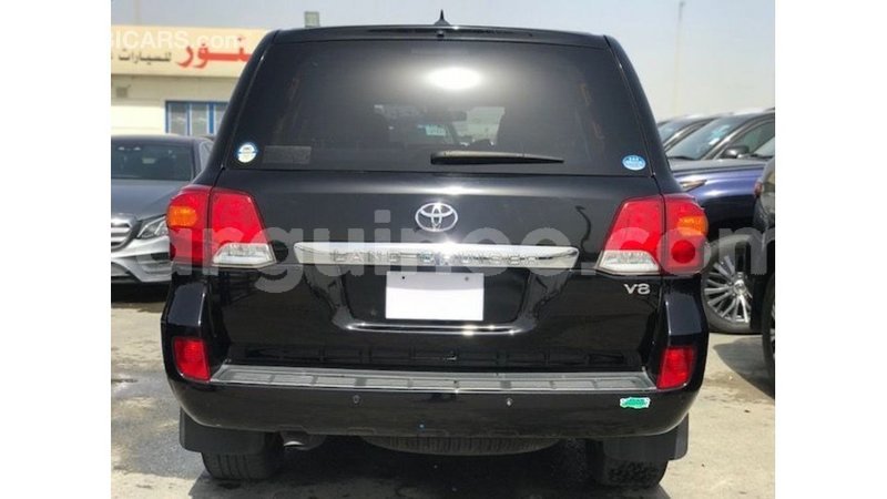 Big with watermark toyota land cruiser conakry import dubai 5592