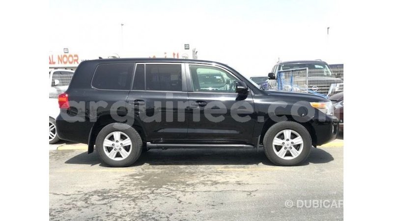 Big with watermark toyota land cruiser conakry import dubai 5592