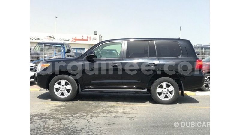 Big with watermark toyota land cruiser conakry import dubai 5592