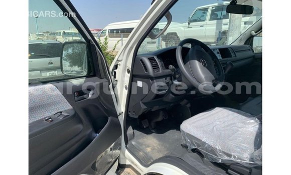 Buy Import Toyota Hiace White Car in Import - Dubai in Conakry Buy Import Toyota Hiace White Car in Import - Dubai in Conakry