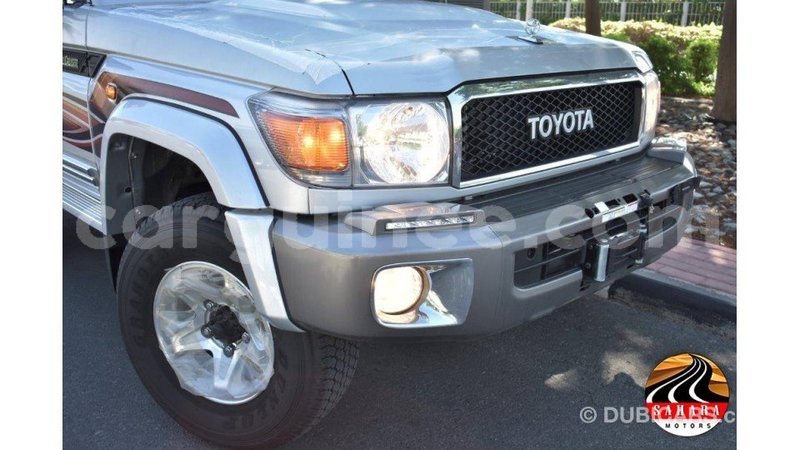 Big with watermark toyota land cruiser conakry import dubai 5601