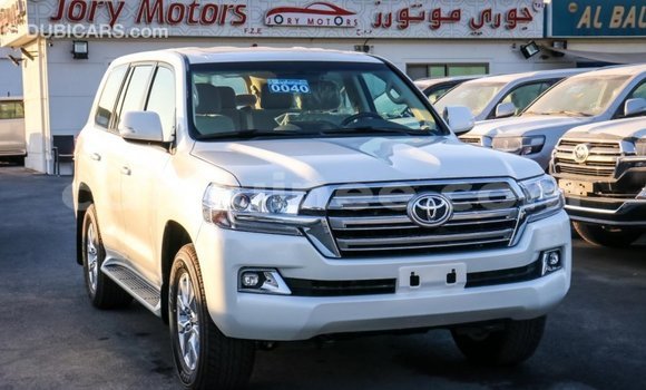 Acheter Import Voiture Toyota Land Cruiser Blanc à Import - Dubai, Conakry Acheter Import Voiture Toyota Land Cruiser Blanc à Import - Dubai, Conakry