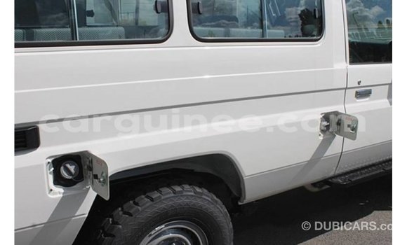 Buy Import Toyota Land Cruiser White Car in Import - Dubai in Conakry Buy Import Toyota Land Cruiser White Car in Import - Dubai in Conakry