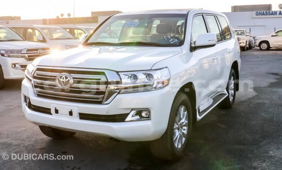 Acheter Import Voiture Toyota Land Cruiser Blanc à Import - Dubai, Conakry Acheter Import Voiture Toyota Land Cruiser Blanc à Import - Dubai, Conakry