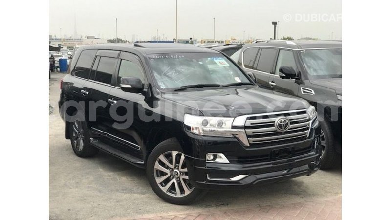 Big with watermark toyota land cruiser conakry import dubai 5605