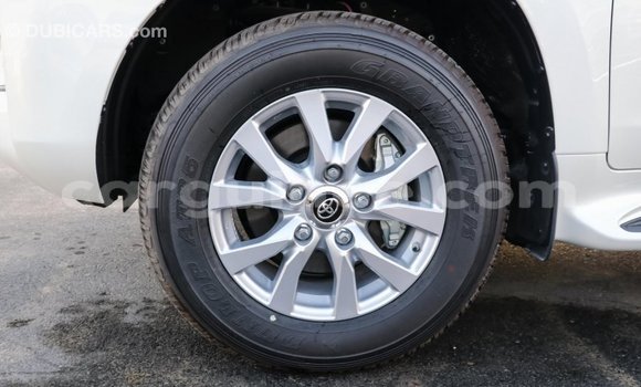 Acheter Import Voiture Toyota Land Cruiser Blanc à Import - Dubai, Conakry Acheter Import Voiture Toyota Land Cruiser Blanc à Import - Dubai, Conakry