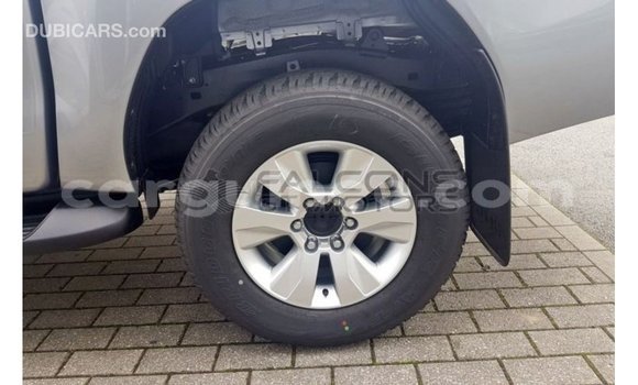 Acheter Import Voiture Toyota Hilux Marron à Import - Dubai, Conakry Acheter Import Voiture Toyota Hilux Marron à Import - Dubai, Conakry