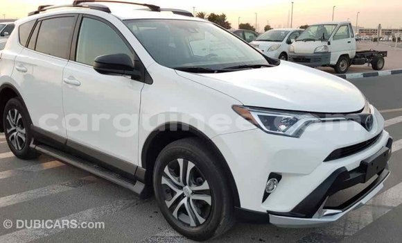Acheter Import Voiture Toyota RAV4 Blanc à Import - Dubai, Conakry Acheter Import Voiture Toyota RAV4 Blanc à Import - Dubai, Conakry