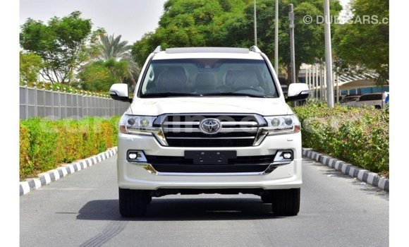Buy Import Toyota Land Cruiser White Car in Import - Dubai in Conakry Buy Import Toyota Land Cruiser White Car in Import - Dubai in Conakry