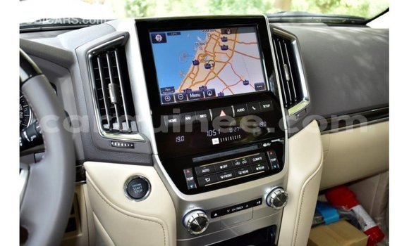 Buy Import Toyota Land Cruiser White Car in Import - Dubai in Conakry Buy Import Toyota Land Cruiser White Car in Import - Dubai in Conakry