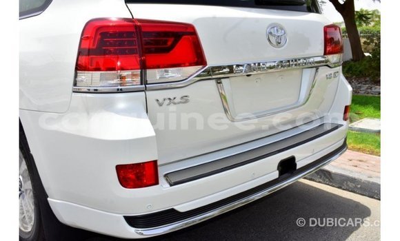 Buy Import Toyota Land Cruiser White Car in Import - Dubai in Conakry Buy Import Toyota Land Cruiser White Car in Import - Dubai in Conakry