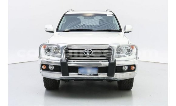 Buy Import Toyota Land Cruiser White Car in Import - Dubai in Conakry Buy Import Toyota Land Cruiser White Car in Import - Dubai in Conakry