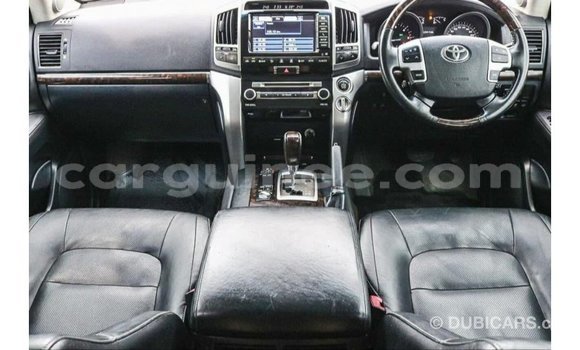 Buy Import Toyota Land Cruiser White Car in Import - Dubai in Conakry Buy Import Toyota Land Cruiser White Car in Import - Dubai in Conakry