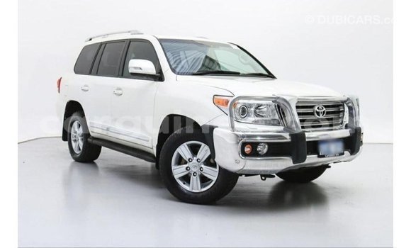 Buy Import Toyota Land Cruiser White Car in Import - Dubai in Conakry Buy Import Toyota Land Cruiser White Car in Import - Dubai in Conakry