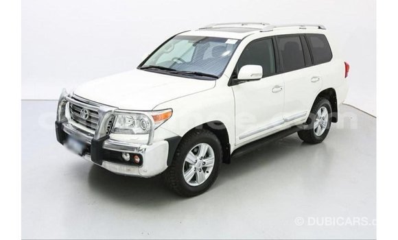Buy Import Toyota Land Cruiser White Car in Import - Dubai in Conakry Buy Import Toyota Land Cruiser White Car in Import - Dubai in Conakry