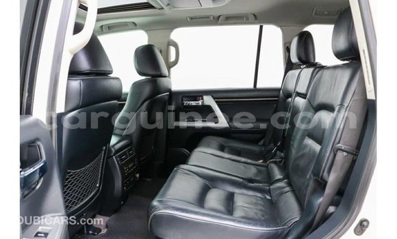 Buy Import Toyota Land Cruiser White Car in Import - Dubai in Conakry Buy Import Toyota Land Cruiser White Car in Import - Dubai in Conakry
