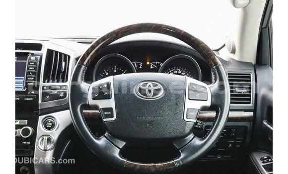 Buy Import Toyota Land Cruiser White Car in Import - Dubai in Conakry Buy Import Toyota Land Cruiser White Car in Import - Dubai in Conakry