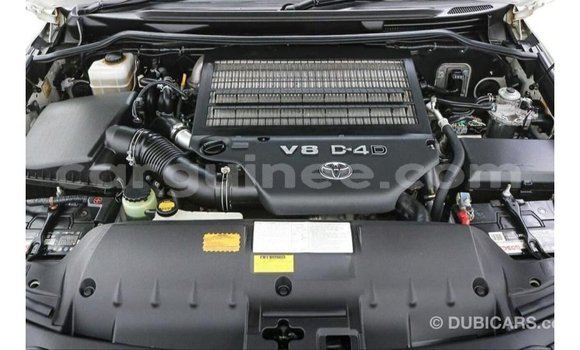 Buy Import Toyota Land Cruiser White Car in Import - Dubai in Conakry Buy Import Toyota Land Cruiser White Car in Import - Dubai in Conakry