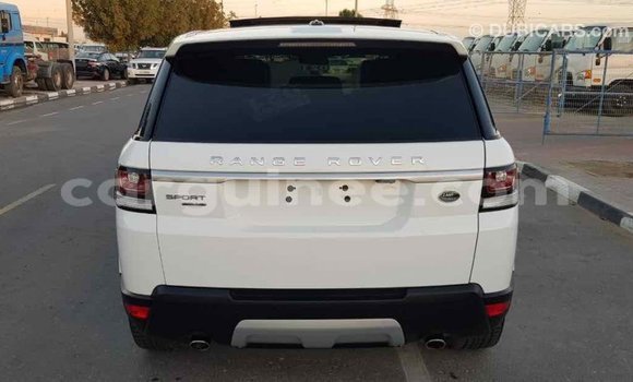 Acheter Import Voiture Land Rover Range Rover Blanc à Import - Dubai, Conakry Acheter Import Voiture Land Rover Range Rover Blanc à Import - Dubai, Conakry