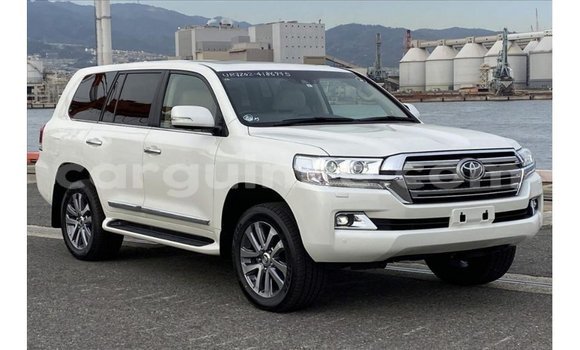 Buy Import Toyota Land Cruiser White Car in Import - Dubai in Conakry Buy Import Toyota Land Cruiser White Car in Import - Dubai in Conakry