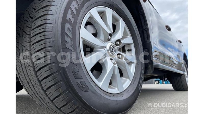 Big with watermark toyota land cruiser conakry import dubai 5626