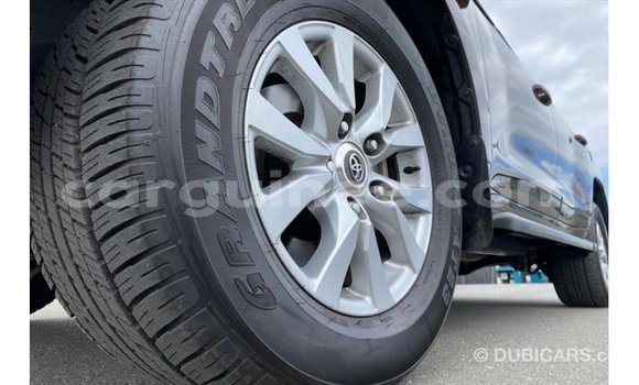 Acheter Import Voiture Toyota Land Cruiser Rouge à Import - Dubai, Conakry Acheter Import Voiture Toyota Land Cruiser Rouge à Import - Dubai, Conakry