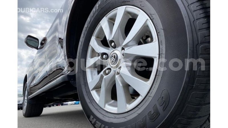 Big with watermark toyota land cruiser conakry import dubai 5626