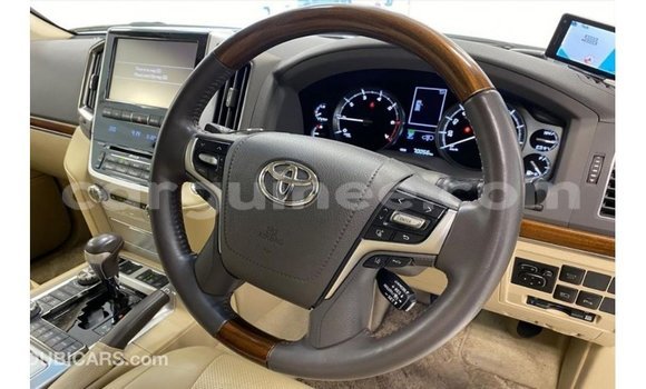 Buy Import Toyota Land Cruiser White Car in Import - Dubai in Conakry Buy Import Toyota Land Cruiser White Car in Import - Dubai in Conakry