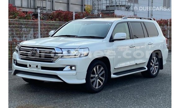 Buy Import Toyota Land Cruiser White Car in Import - Dubai in Conakry Buy Import Toyota Land Cruiser White Car in Import - Dubai in Conakry