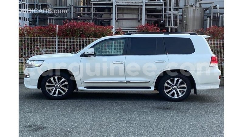 Big with watermark toyota land cruiser conakry import dubai 5627