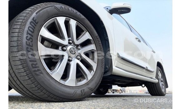 Buy Import Toyota Land Cruiser White Car in Import - Dubai in Conakry Buy Import Toyota Land Cruiser White Car in Import - Dubai in Conakry