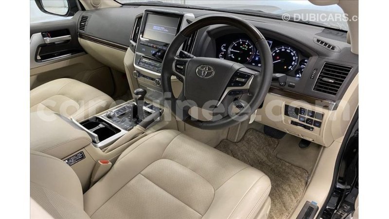 Big with watermark toyota land cruiser conakry import dubai 5628