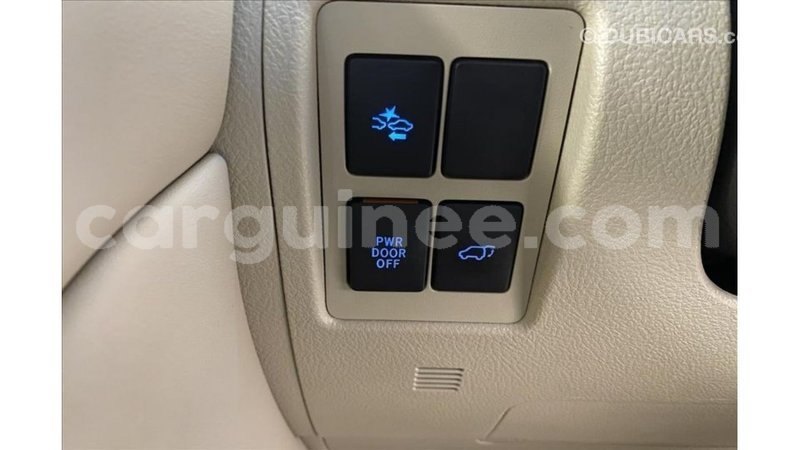 Big with watermark toyota land cruiser conakry import dubai 5628