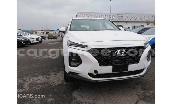 Buy Import Hyundai Santa Fe White Car in Import - Dubai in Conakry Buy Import Hyundai Santa Fe White Car in Import - Dubai in Conakry
