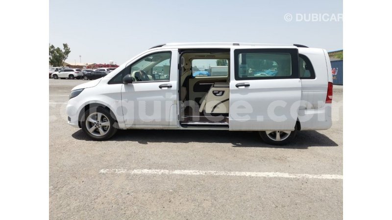 Big with watermark mercedes benz vito conakry import dubai 5640