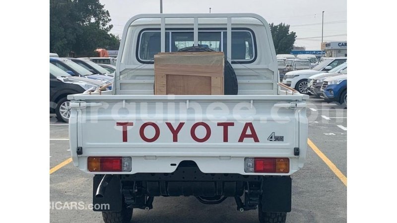 Big with watermark toyota land cruiser conakry import dubai 5644